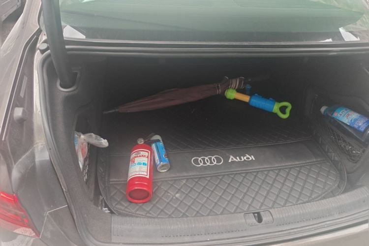 Used Audi A4L 2017 40 TFSI Fashion Model Trunk