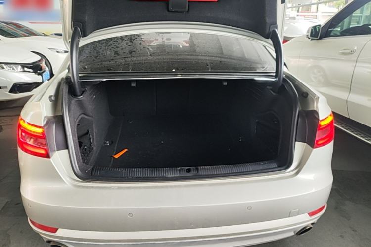 Used Audi A4L 2017 Plus 40 TFSI Fashion Model Trunk