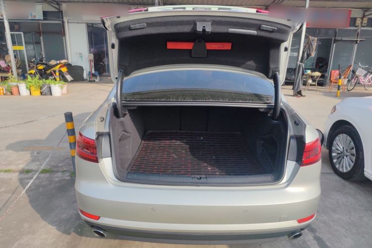 Used Audi A4L 2017 Plus 40 TFSI Ambition Model Trunk