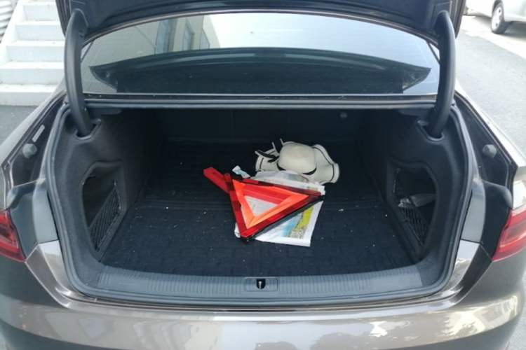 Used Audi A4L 2017 40 TFSI Style Edition Trunk
