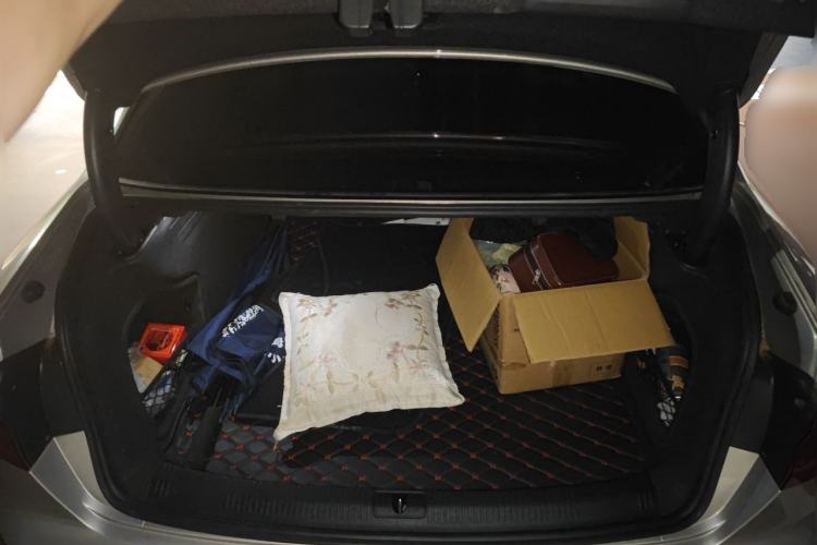 Used Audi A4L 2017 40 TFSI Fashion Model Trunk
