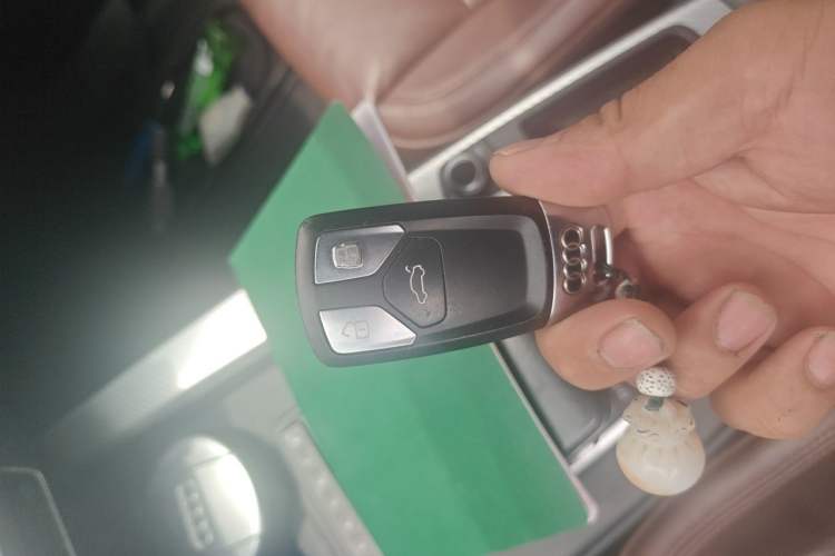 Used Audi A4L 2017 40 TFSI Fashion Model Vehicle Key