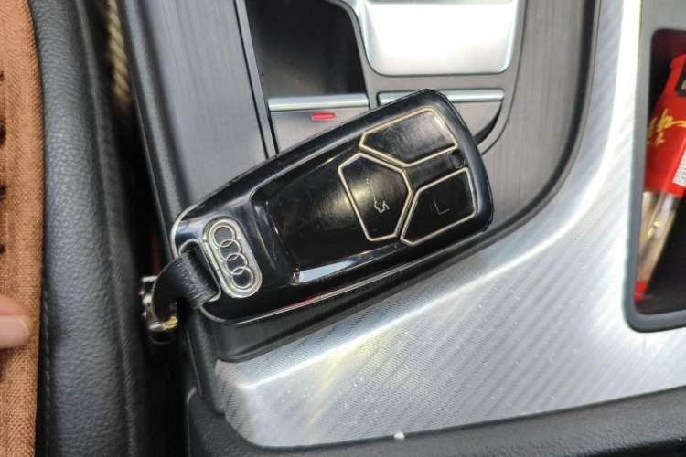 Used Audi A4L 2017 Plus 40 TFSI Ambition Model Vehicle Key
