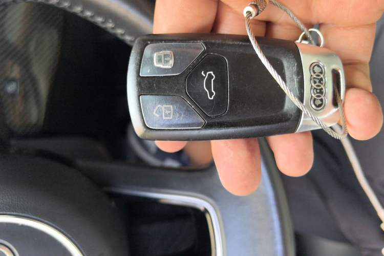 Used Audi A4L 2017 40 TFSI Ambition Edition Vehicle Key