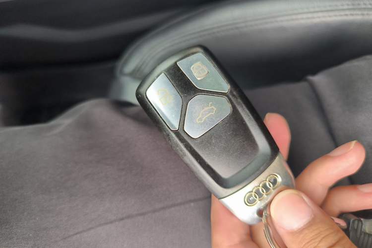 Used Audi A4L 2017 40 TFSI Style Edition Vehicle Key
