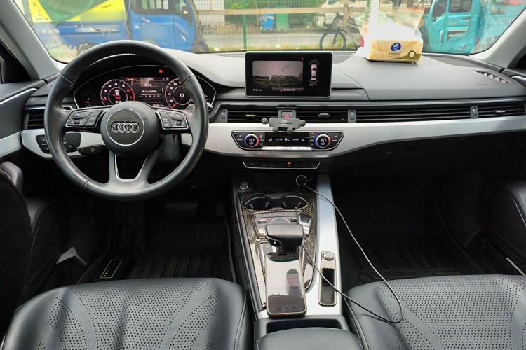 Used Audi A4L 2017 40 TFSI Sport Edition Center Console