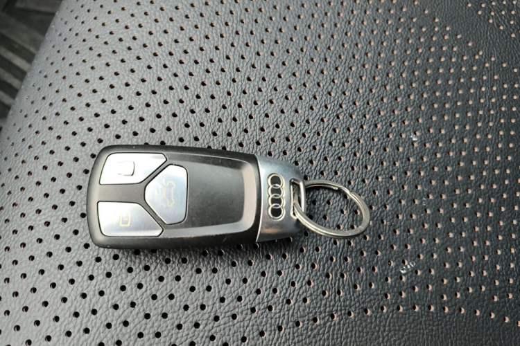Used Audi A4L 2017 40 TFSI Sport Edition Vehicle Key