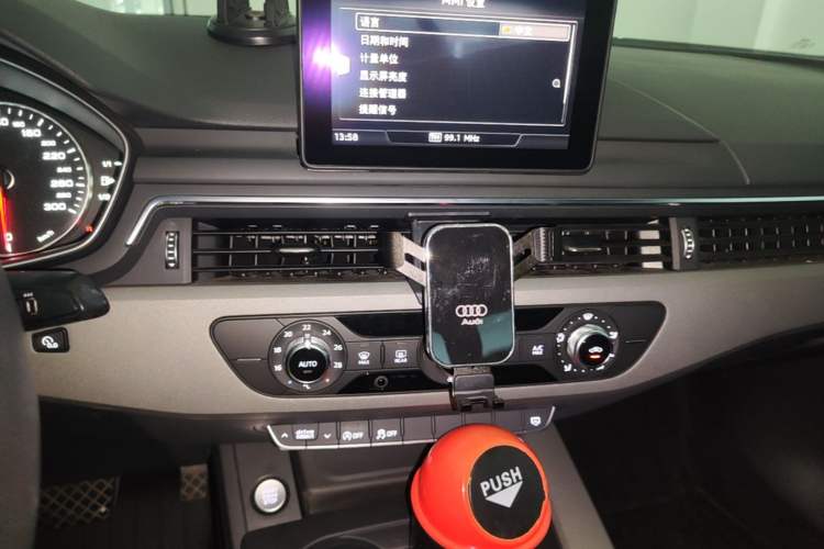 Used Audi A4L 2017 Plus 40 TFSI Ambition Model Audio And AC Panel
