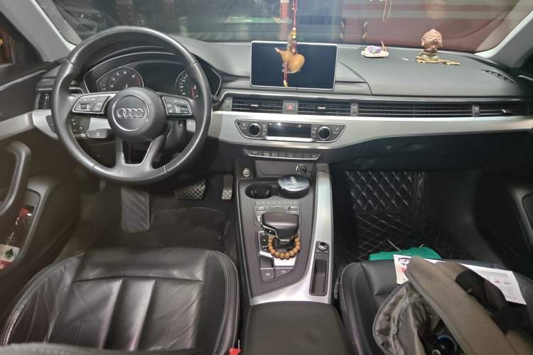 Used Audi A4L 2017 Plus 40 TFSI Fashion Model Center Console