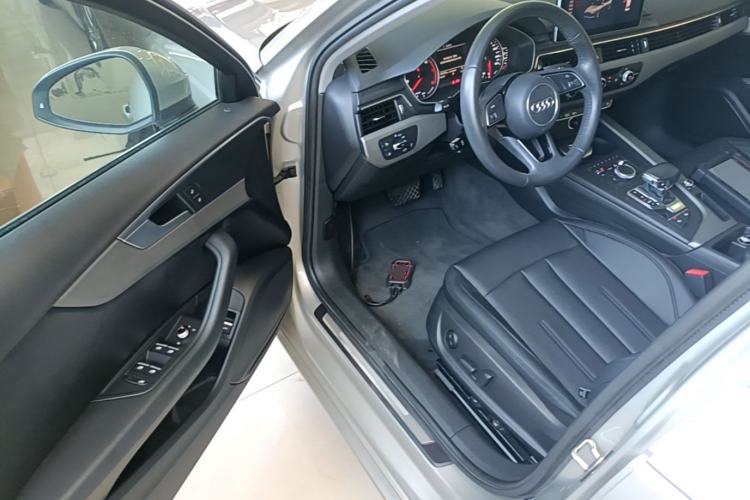 Used Audi A4L 2017 40 TFSI Ambition Edition Driver Seat