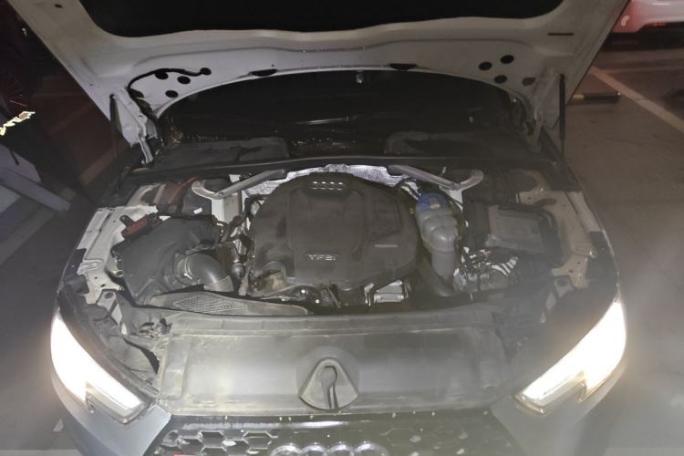 Used Audi A4L 2017 Plus 40 TFSI Ambition Model Engine Bay