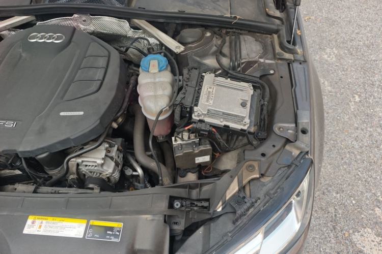 Used Audi A4L 2017 40 TFSI Ambition Edition Engine Bay Left