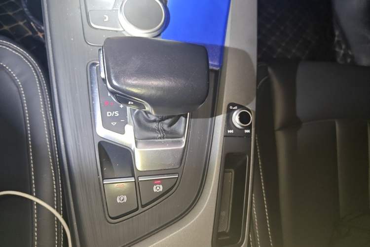 Used Audi A4L 2017 Plus 40 TFSI Ambition Model Gear Lever