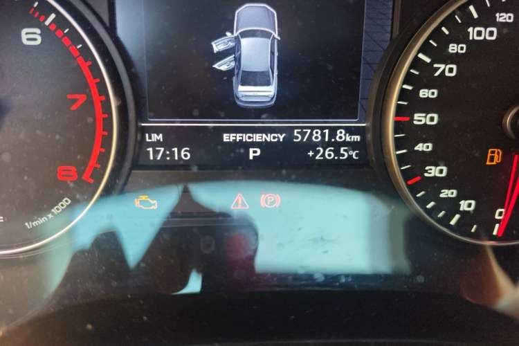 Used Audi A4L 2017 40 TFSI Ambition Edition Odometer Close Up
