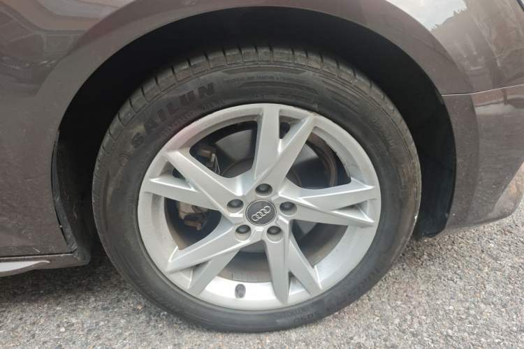 Used Audi A4L 2017 40 TFSI Ambition Edition Right Front Wheel Hub