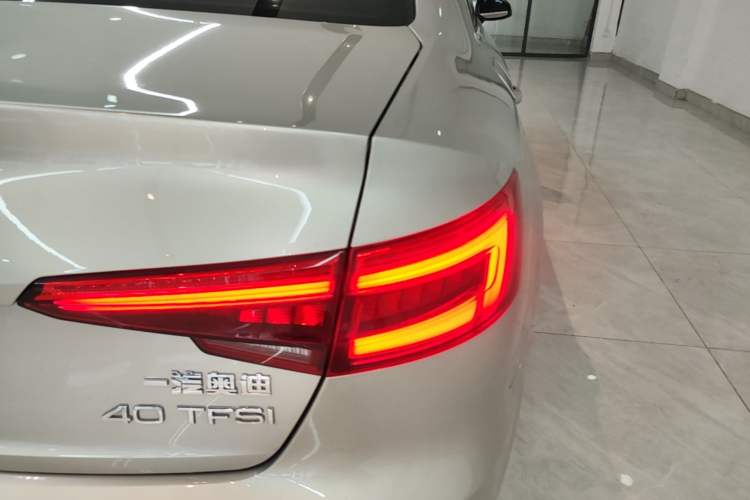 Used Audi A4L 2017 Plus 40 TFSI Ambition Model Right Rear Taillight