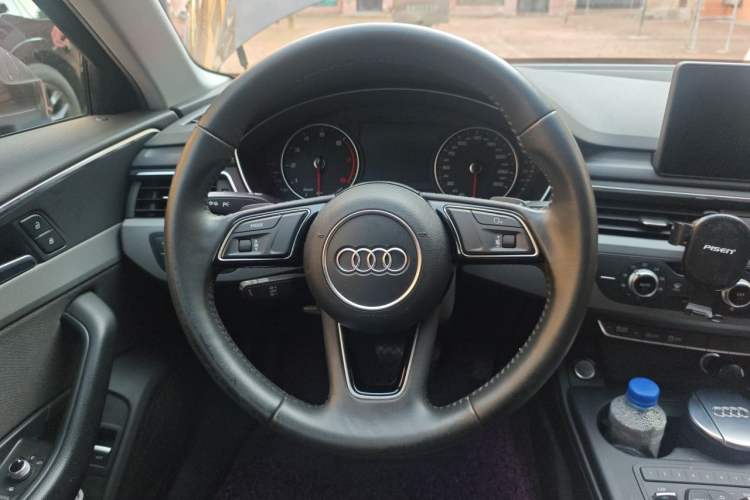 Used Audi A4L 2017 40 TFSI Ambition Edition Steering Wheel