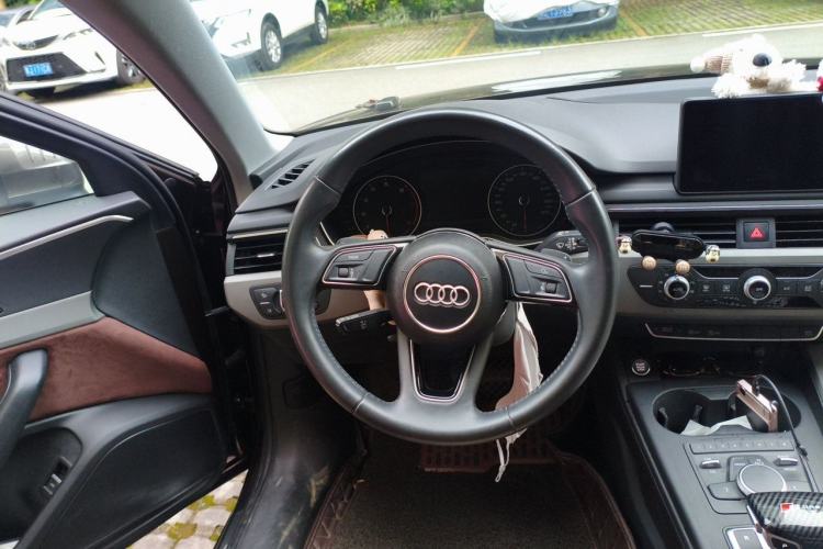 Used Audi A4L 2017 40 TFSI Ambition Edition Steering Wheel