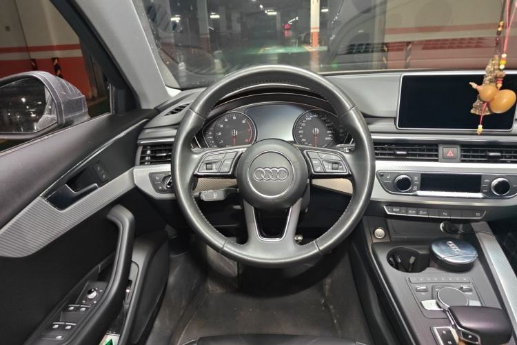 Used Audi A4L 2017 Plus 40 TFSI Fashion Model Steering Wheel