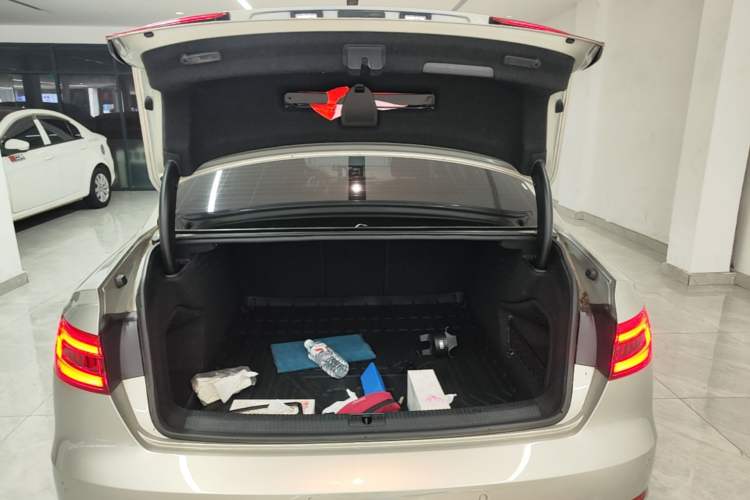 Used Audi A4L 2017 Plus 40 TFSI Ambition Model Trunk