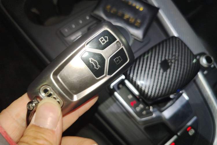 Used Audi A4L 2017 40 TFSI Fashion Model Vehicle Key