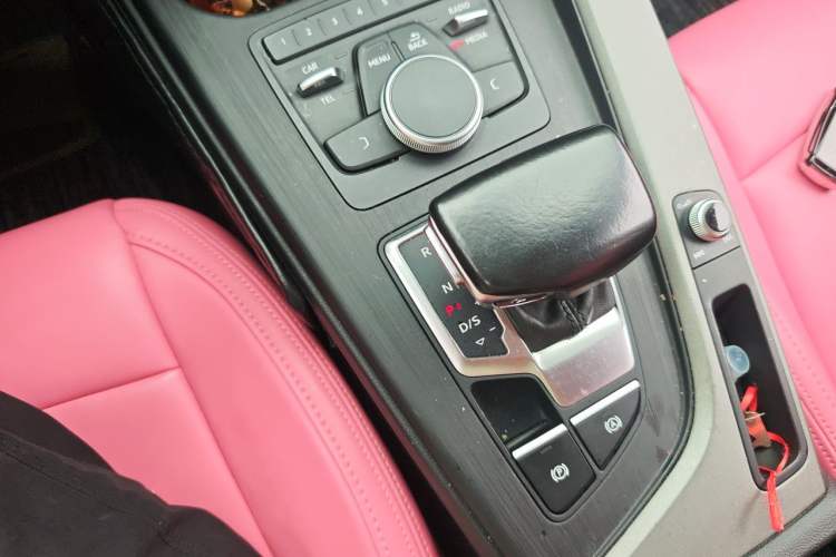 Used Audi A4L 2017 40 TFSI Fashion Model Gear Lever