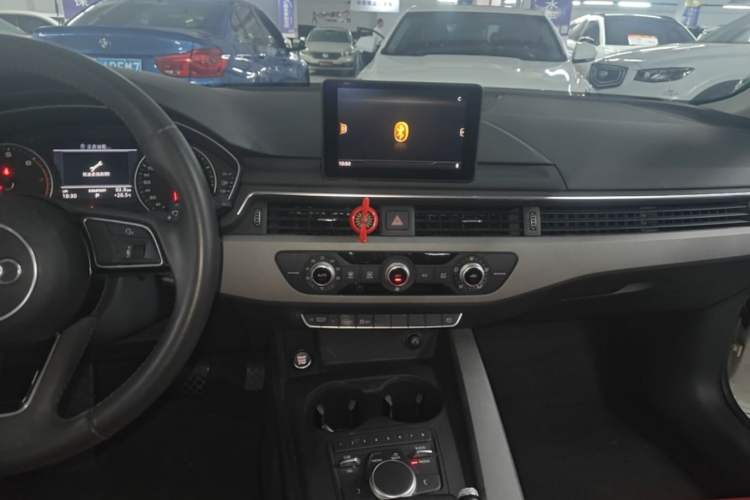 Used Audi A4L 2017 Plus 40 TFSI Ambition Model Audio And AC Panel