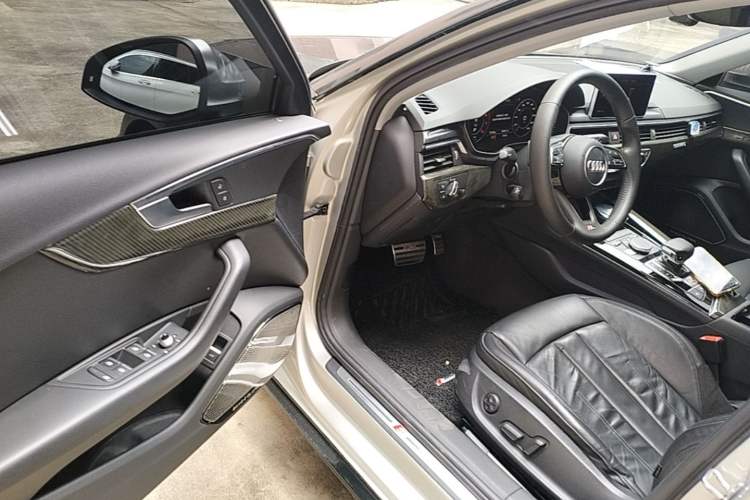 Used Audi A4L 2017 40 TFSI Sport Edition Driver Seat