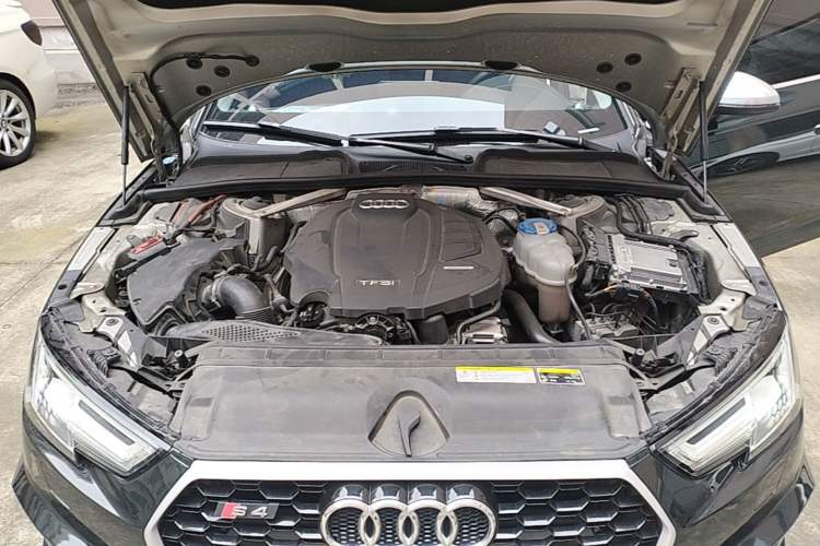 Used Audi A4L 2017 40 TFSI Sport Edition Engine Bay