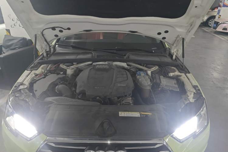 Used Audi A4L 2017 Plus 40 TFSI Ambition Model Engine Bay