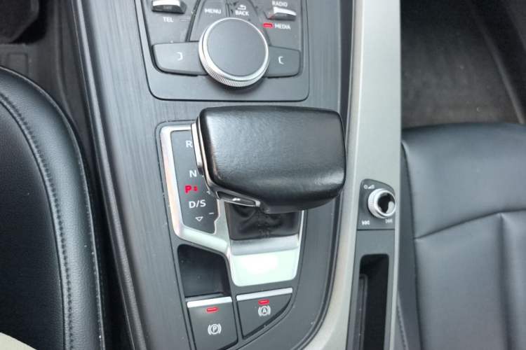 Used Audi A4L 2017 40 TFSI Ambition Edition Gear Lever
