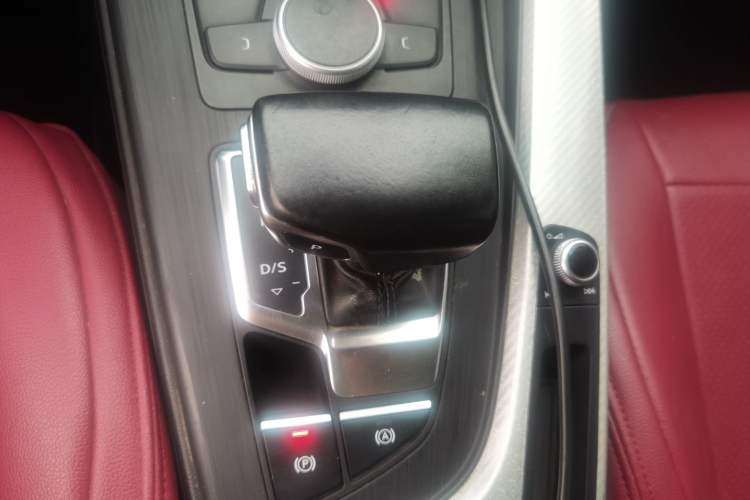 Used Audi A4L 2017 Plus 40 TFSI Fashion Model Gear Lever