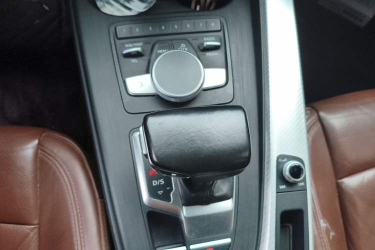Used Audi A4L 2017 Plus 40 TFSI Fashion Model Gear Lever