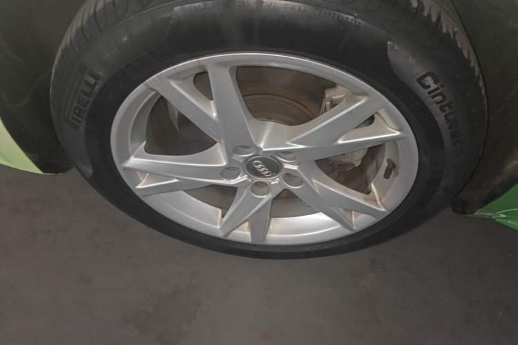 Used Audi A4L 2017 Plus 40 TFSI Ambition Model Left Front Wheel Hub