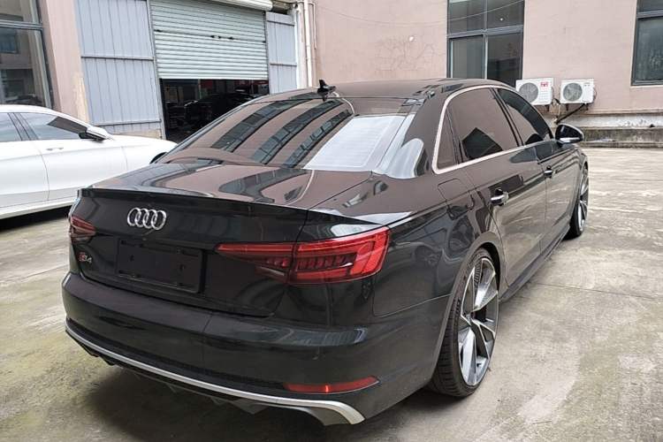 Used Audi A4L 2017 40 TFSI Sport Edition Rear Right 45 Deg