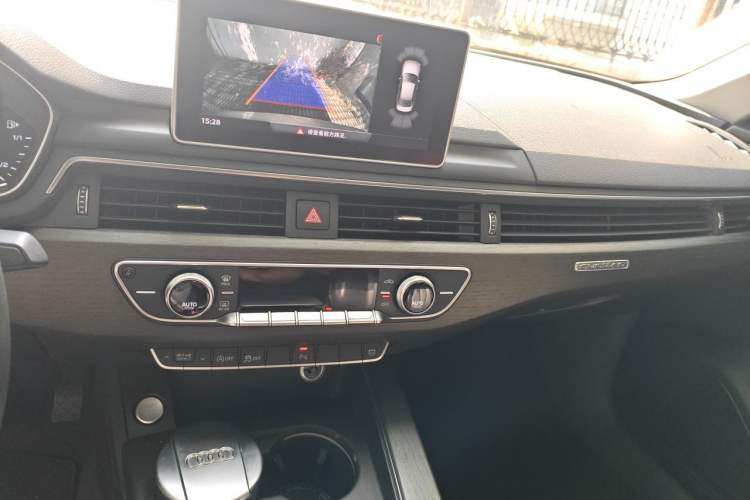 Used Audi A4L 2017 45 TFSI quattro Style Edition Audio And AC Panel