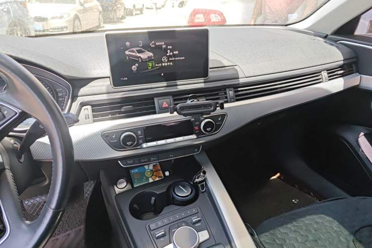 Used Audi A4L 2017 Plus 40 TFSI Fashion Model Audio And AC Panel
