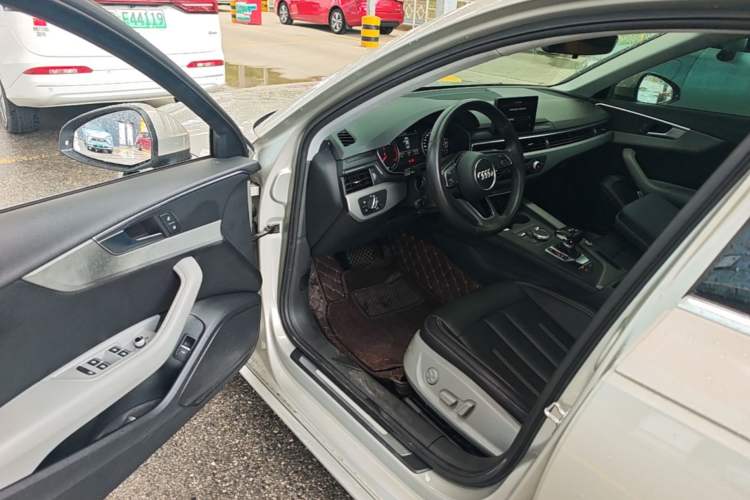 Used Audi A4L 2017 40 TFSI Ambition Edition Driver Seat