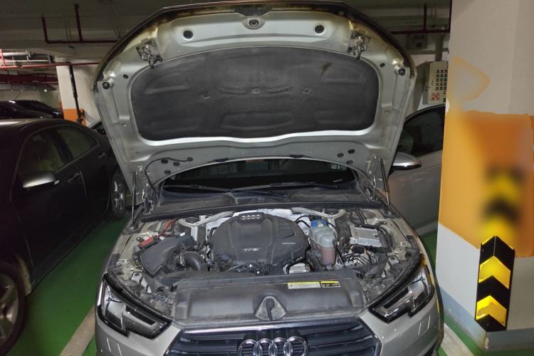 Used Audi A4L 2017 40 TFSI Fashion Model Engine Bay
