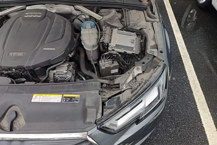 Used Audi A4L 2017 40 TFSI Fashion Model Engine Bay Left