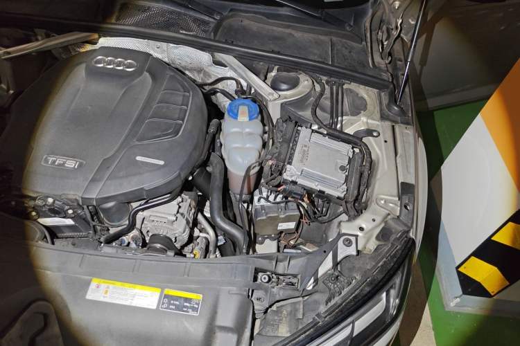 Used Audi A4L 2017 40 TFSI Fashion Model Engine Bay Left