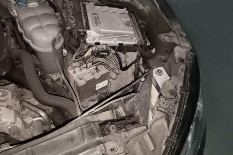 Used Audi A4L 2017 40 TFSI Fashion Model Engine Bay Left