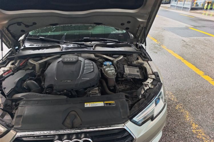 Used Audi A4L 2017 40 TFSI Ambition Edition Engine Bay Left