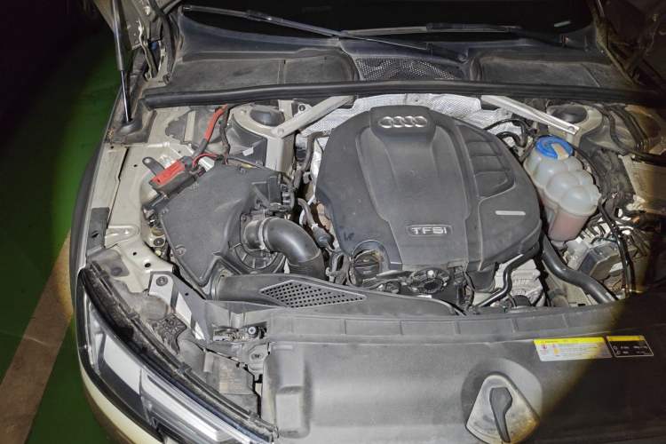 Used Audi A4L 2017 40 TFSI Fashion Model Engine Bay Right
