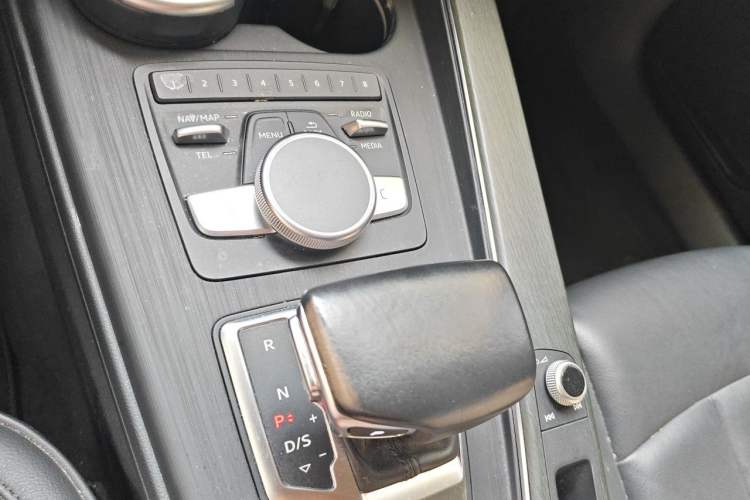 Used Audi A4L 2017 45 TFSI quattro Style Edition Gear Lever