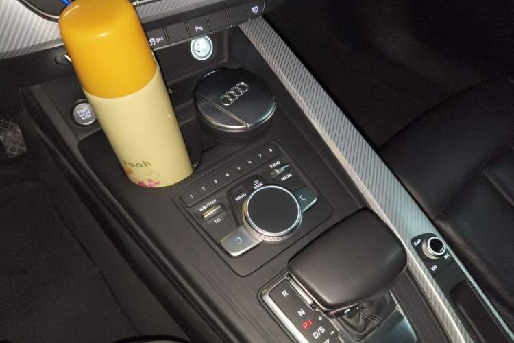 Used Audi A4L 2017 40 TFSI Fashion Model Gear Lever