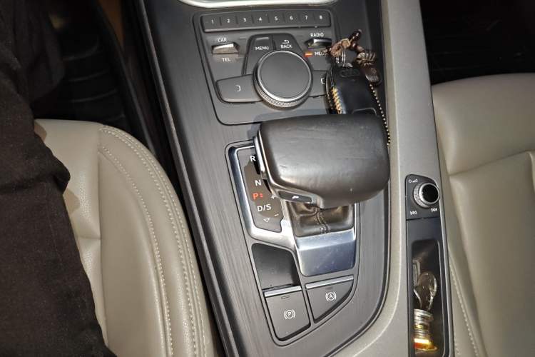 Used Audi A4L 2017 40 TFSI Ambition Edition Gear Lever