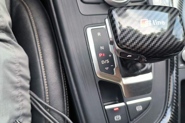 Used Audi A4L 2017 Plus 40 TFSI Ambition Model Gear Lever