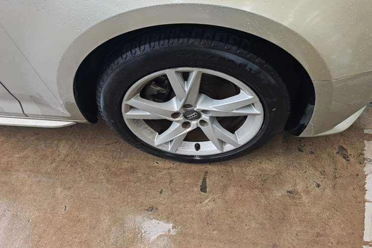 Used Audi A4L 2017 40 TFSI Ambition Edition Right Front Wheel Hub