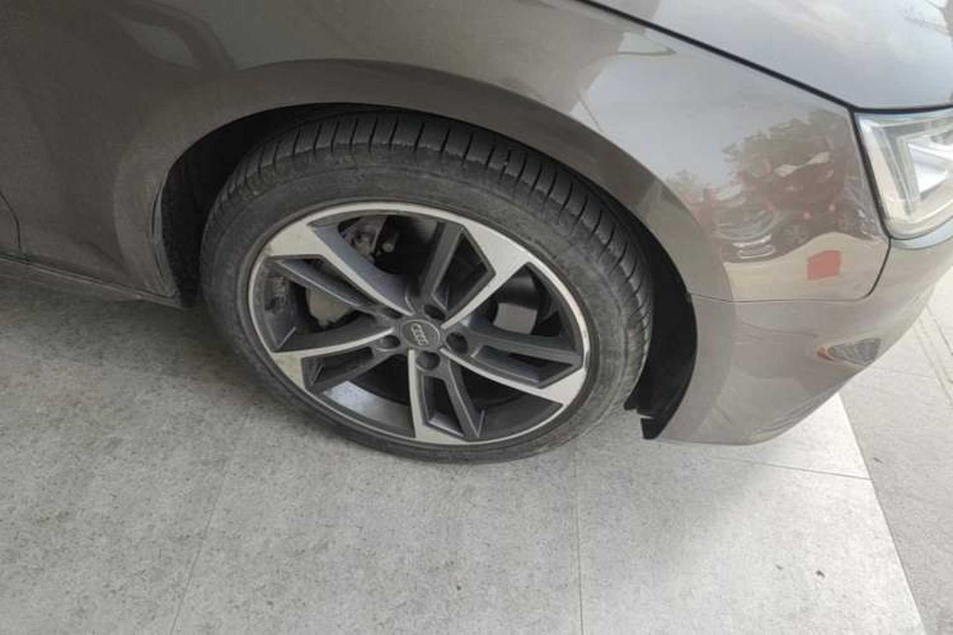 Used Audi A4L 2017 45 TFSI quattro Sport Edition Right Front Wheel Hub